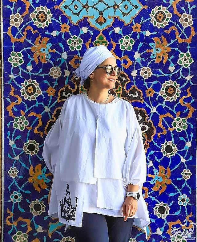 لباس متفاوت غزل شاکری با هکی جالب بر روی آن